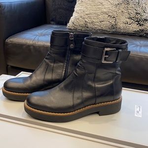 Geox black leather ankle boots size EU37